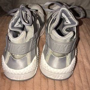 Nike Hurraches, too small